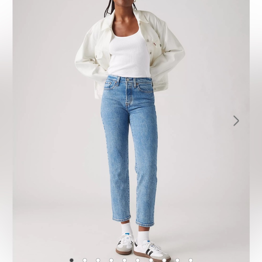Levis Wedgie high waisted straight leg jean like new